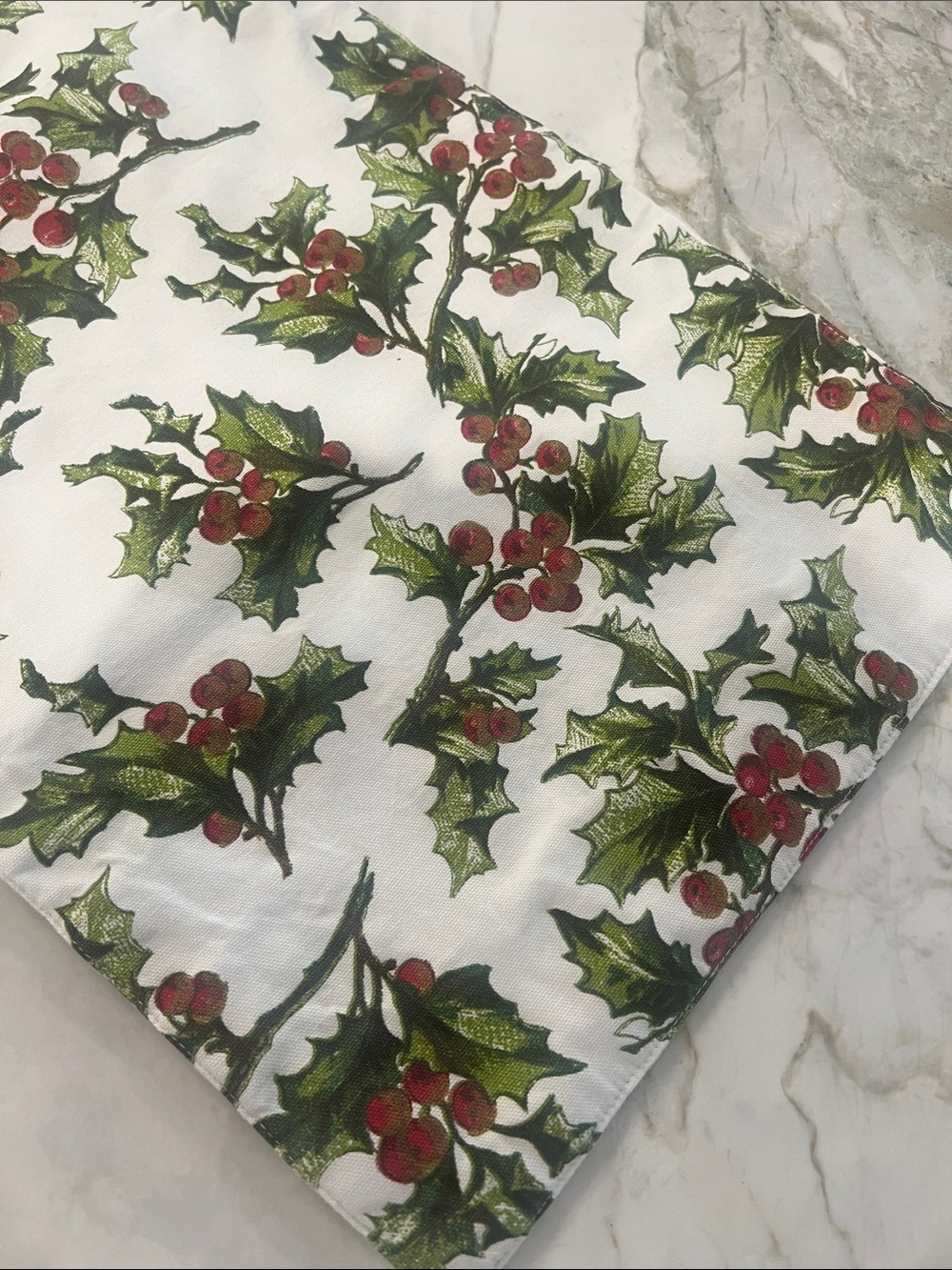 Nicole Miller Home Christmas Holly Berry Table Runner